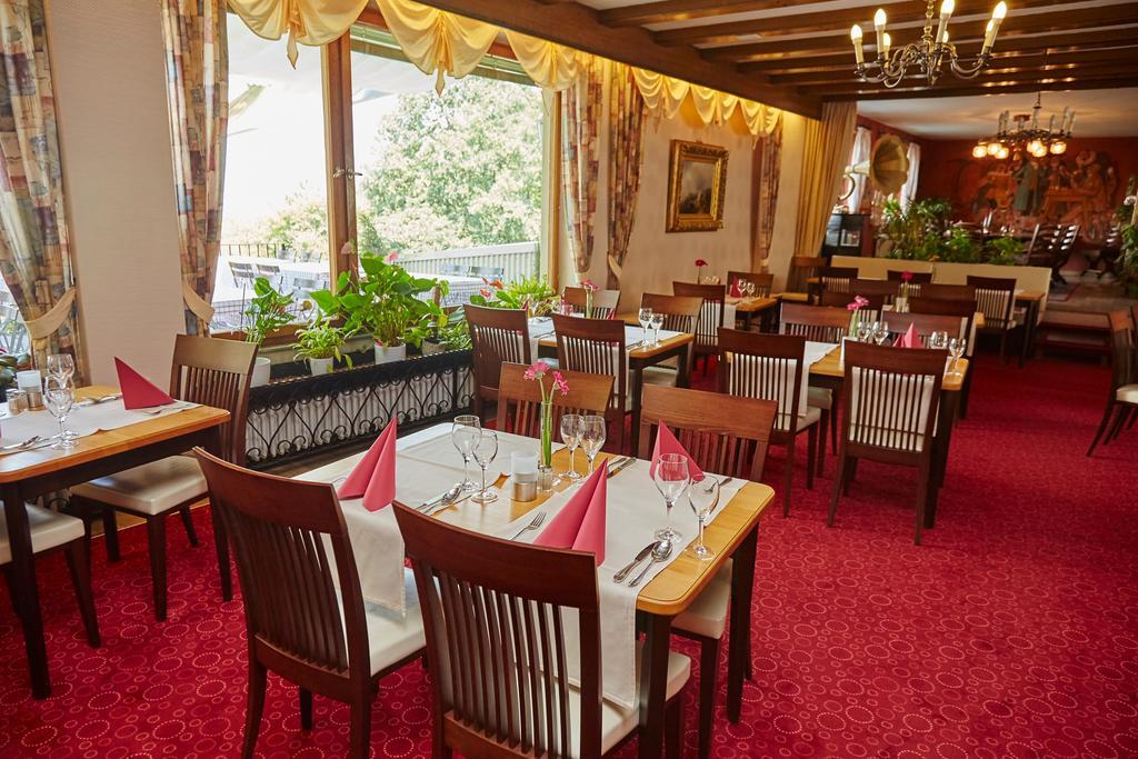 Hotel-Gasthof Die Post Brennerei Frankenhoehe Schillingsfürst Exteriér fotografie